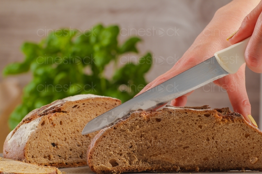 bread-cutting-2722928