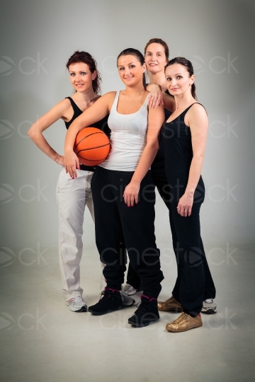 Frauen mit Basketball 20120323_0446 