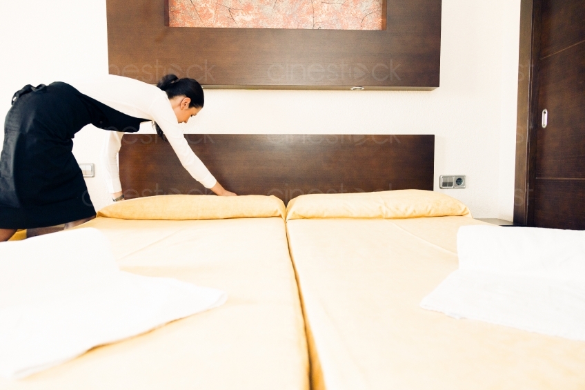 Hotelbett wird gerichtet 20130911-mallorca-0200