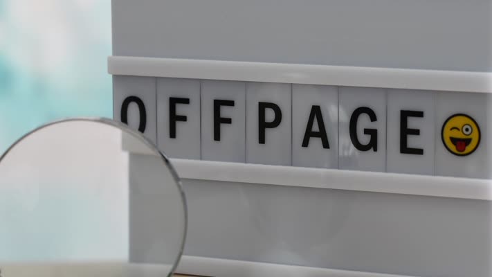 007_Offpage_Lupe_Licht