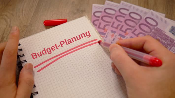 010_Geldscheine_Budget-Planung