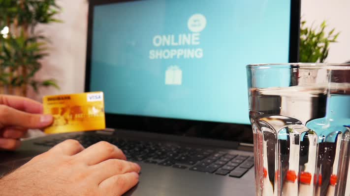 439_Laptop_Online_Shopping
