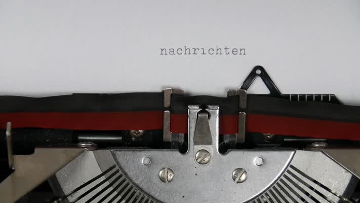 484_Nachrichten_drehen_Schreibmaschine