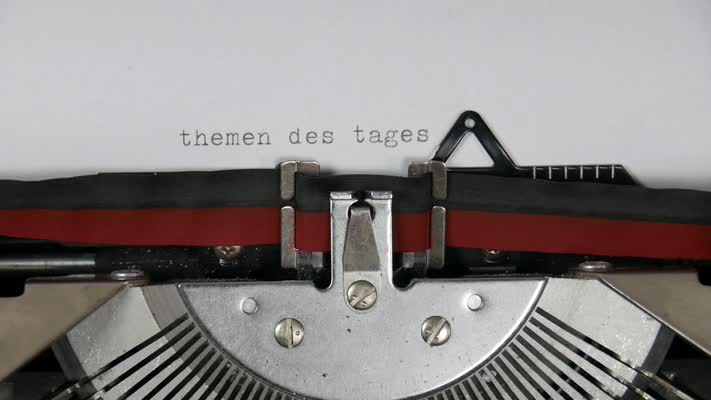 490_Themen_des_Tages_Schreibmaschine