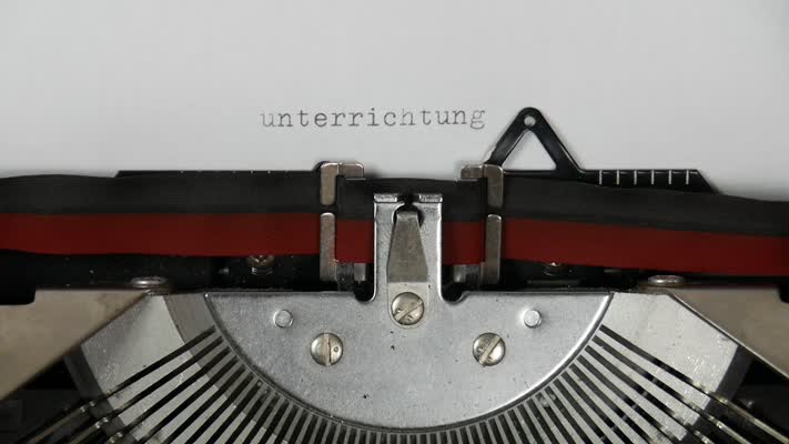 491_Unterrichtung_drehen_Schreibmaschine