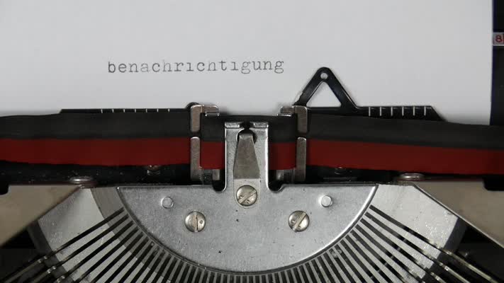 499_Benachrichtigung_drehen_Schreibmaschine