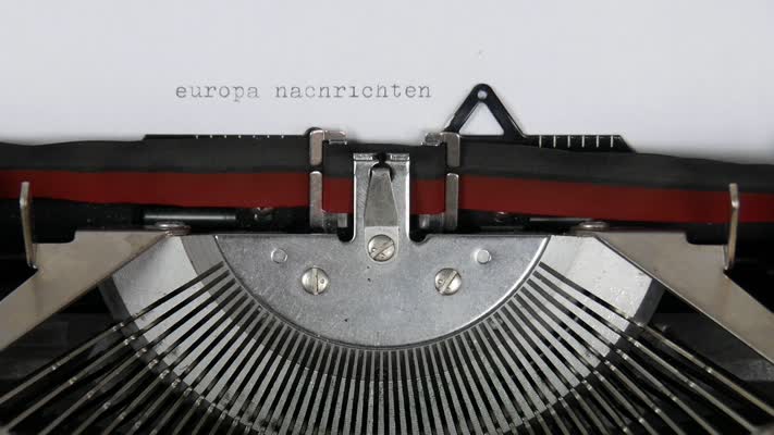 511_Europa_Nachrichten_drehen_Schreibmaschine