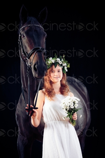 Blumenmädchen mit Pferd 20150913-0050