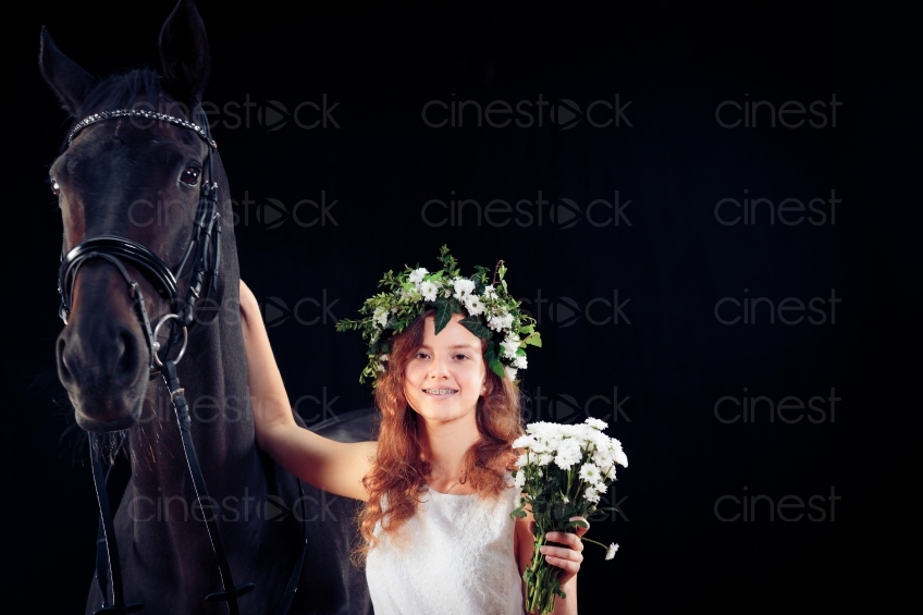 Blumenmädchen mit Pferd 20150913-0050