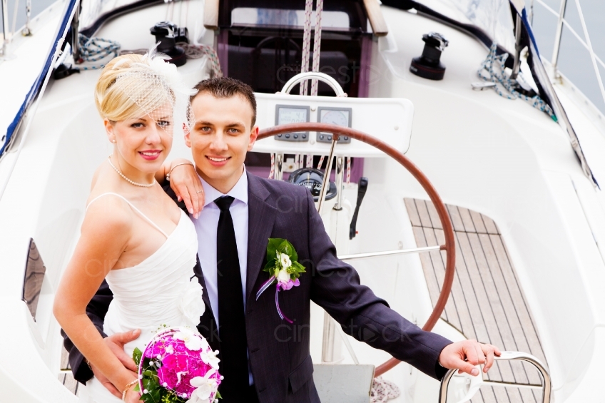 Brautpaar auf einem Boot 20111022_0526 