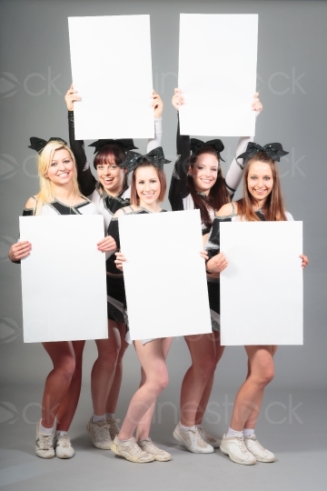 Cheerleader halten Papier 20120506_0253 