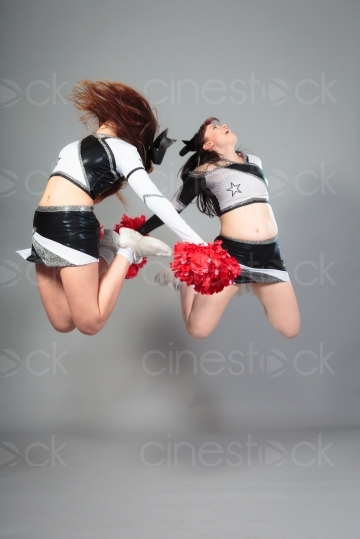 Cheerleader springen mit Puschel 20120506_0288 