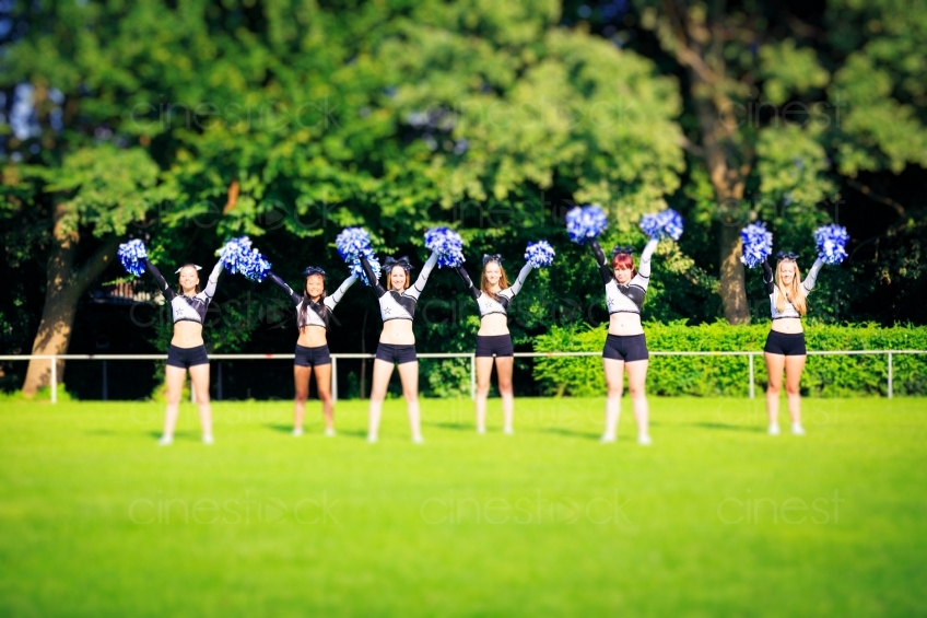 Cheerleaderin mit Pom Pom 20130811-cheer-0056