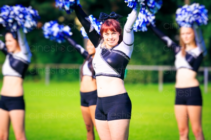 Cheerleaderin mit Pom Pom 20130811-cheer-0068