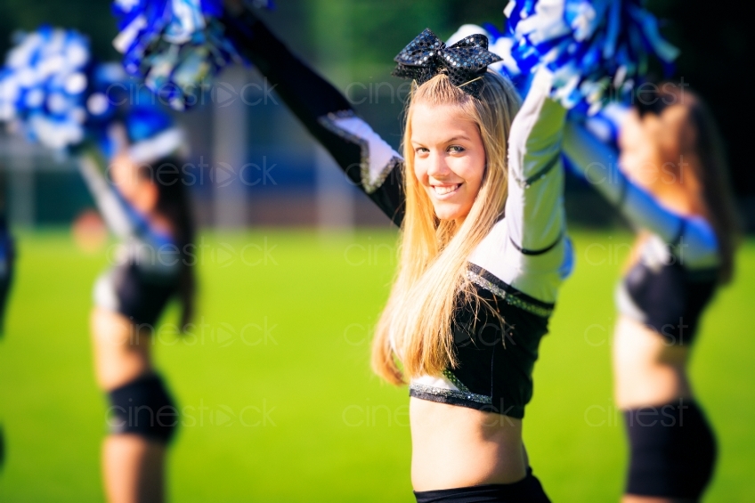 Cheerleaderin mit Pom Pom 20130811-cheer-0077