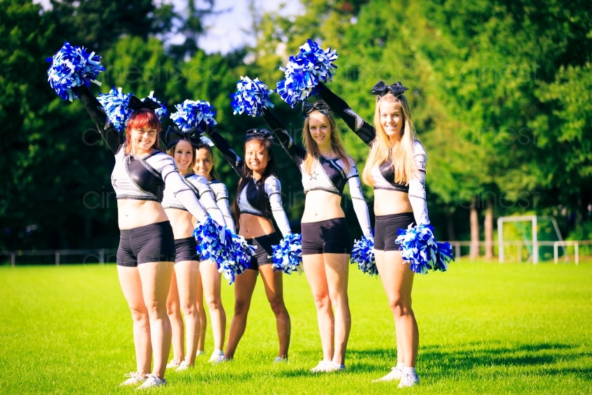 Cheerleaderinnen mit Pom Pom 20130811-cheer-0095