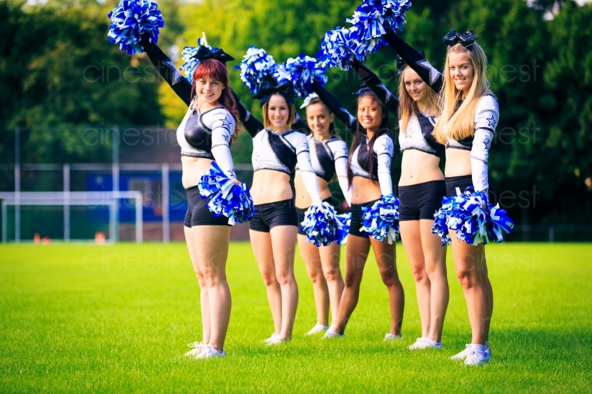 Cheerleaderinnen mit Pom Pom 20130811-cheer-0110