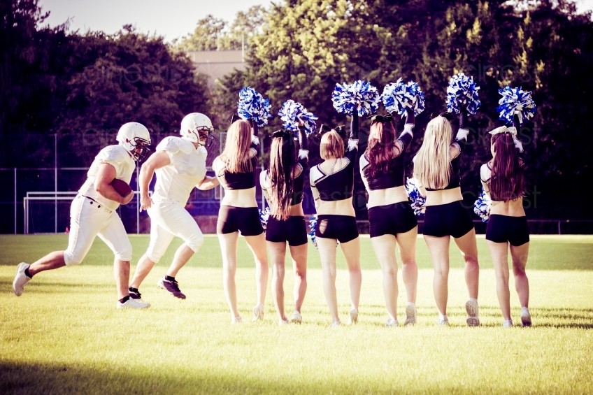 Cheerleaderinnen und Football Spieler 20130811-cheer-1130