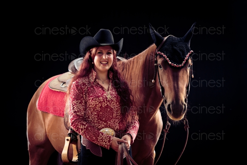 Cowgirl mit Pferd 20150913-0108 