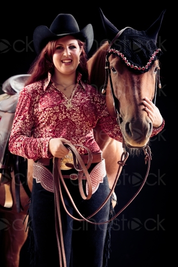 Cowgirl mit Pferd 20150913-0120 