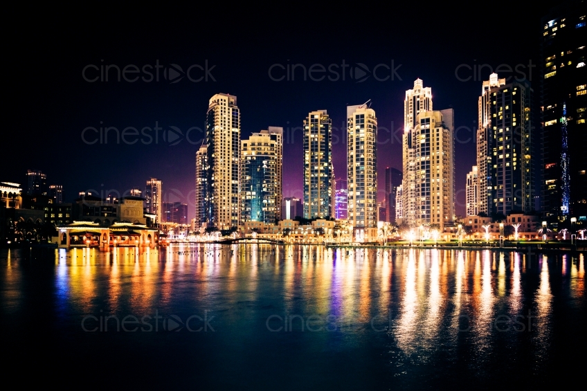 Dubai Skyline bei Nacht 20140313-0490