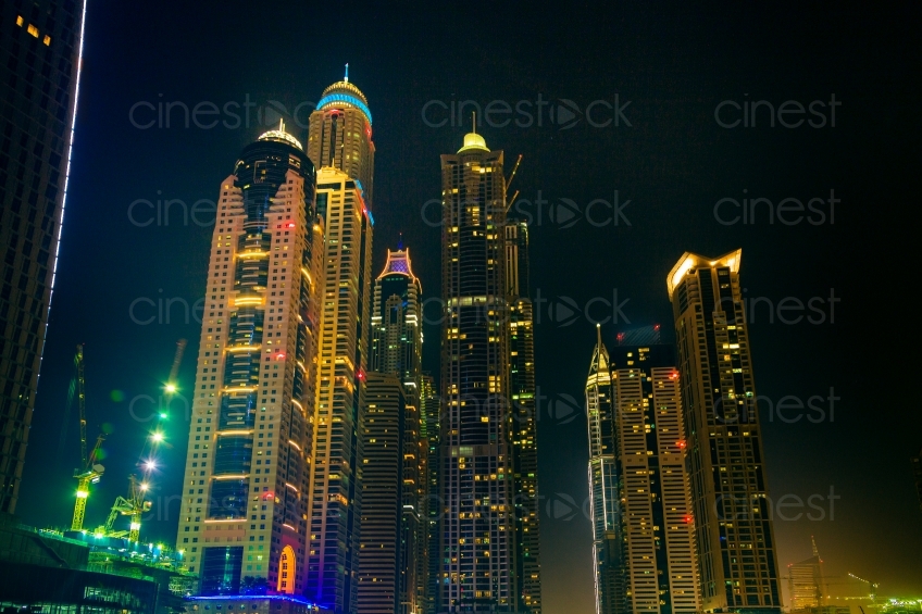 Dubai Skyline bei Nacht 20140313-0519