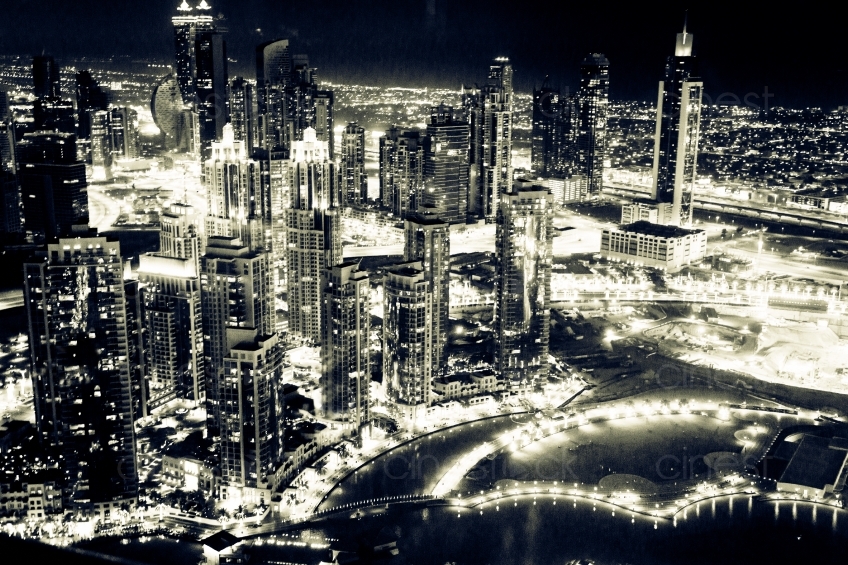 Dubai Skyline bei Nacht 20140313-0563
