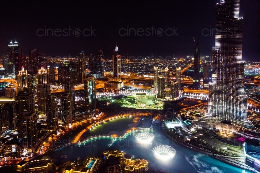 Dubai Skyline bei Nacht 20140313-0598