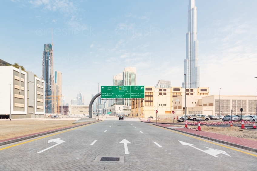 Dubai Straße nach Burj Khalifa 20140313-0020