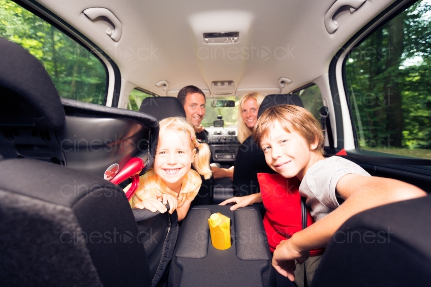 Familie in Auto 20120810-457
