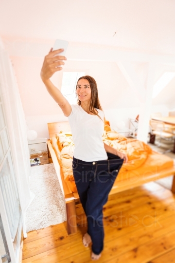 Frau macht Selfie nachdem abnehmen 20160810