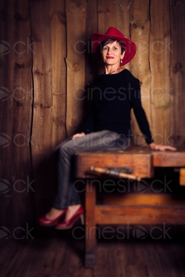 Frau mit rotem Hut 20160809