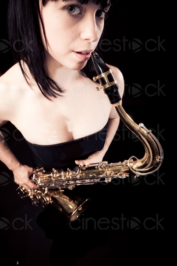 Frau mit Saxophon 20110429_0532 