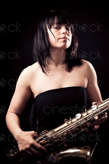 Frau mit Saxophon 20110429_0640 