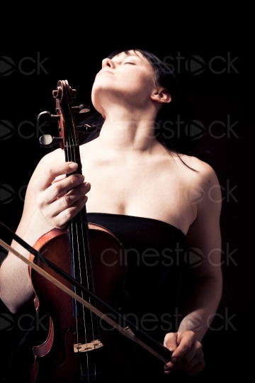 Frau mit Violine 20110429_0637 