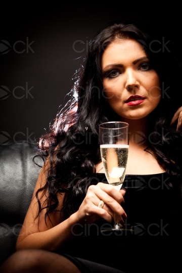 Frau trinkt Sekt 20101018_0353.jpg
