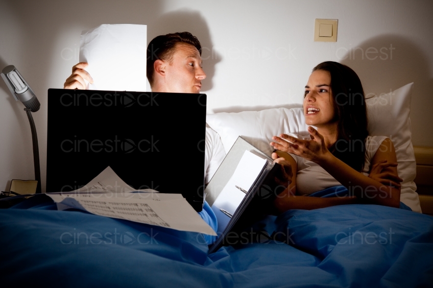 Frau und Mann im Bett 20090502_0111