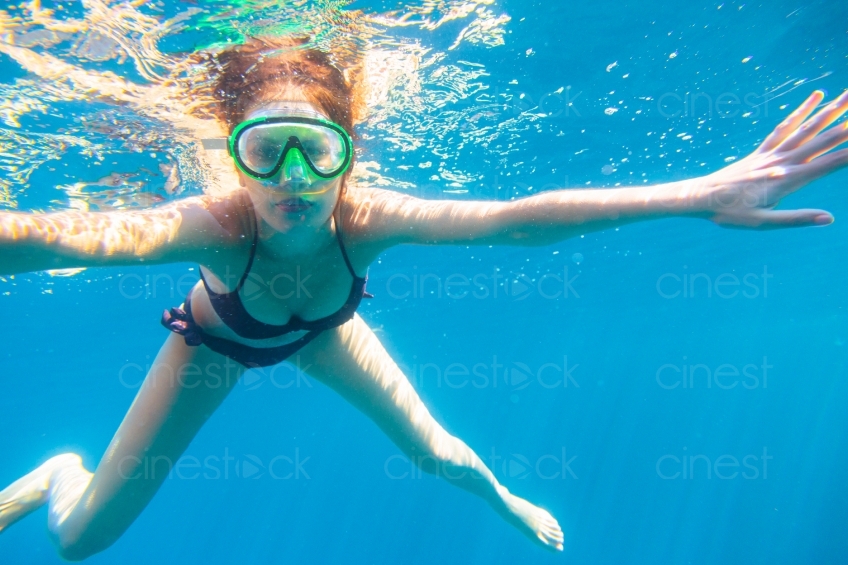 Frau unter Wasser 20130911-mallorca-1226