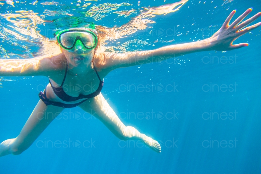 Frau unter Wasser 20130911-mallorca-1227