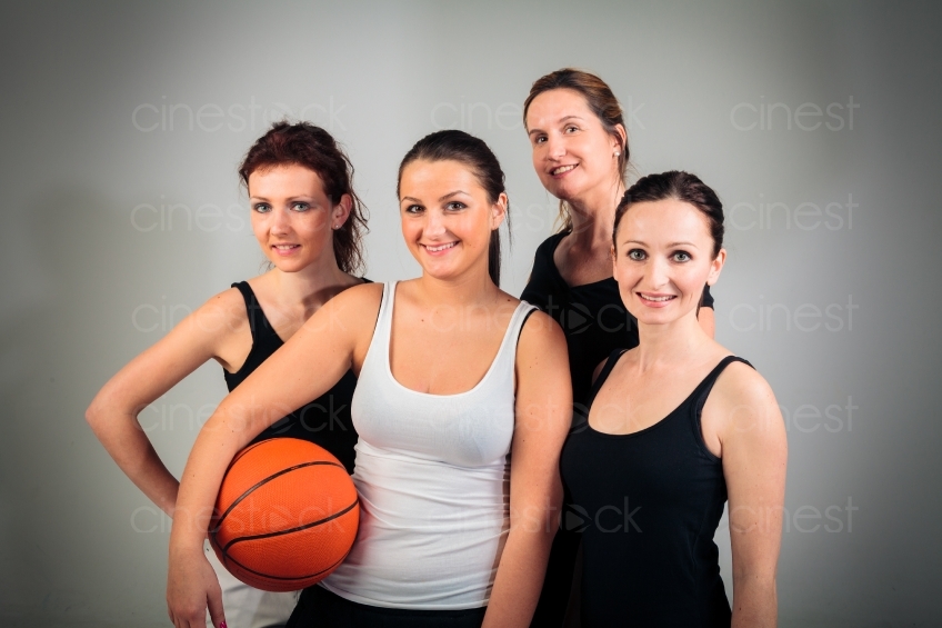 Frauen mit Basketball 20120323_0451 
