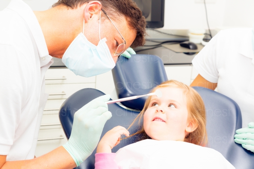 Kind beim Zahnarzt 20120505_0475 