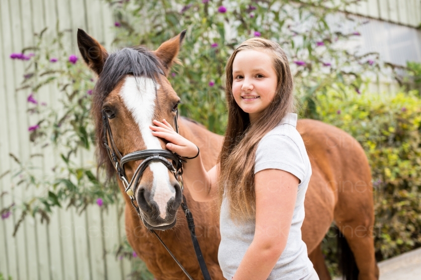 Kind mit Pferd 20150913-1494