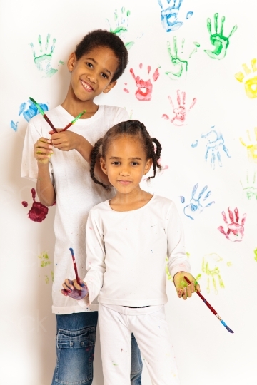 Kinder malen mit Fingerfarben 20091213_0227