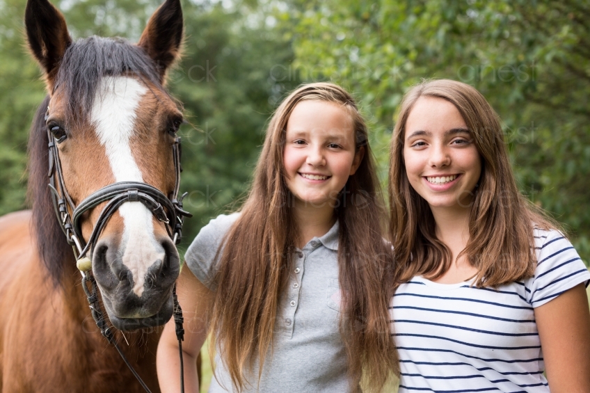 Kinder mit Pferd 20150913-1530 