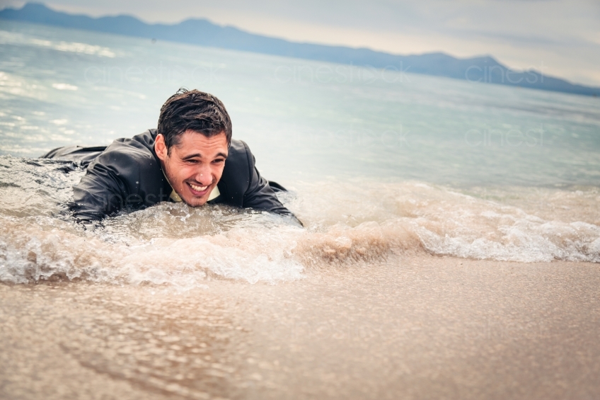 Mann an Strand angeschwemmt 20130911-mallorca-3477