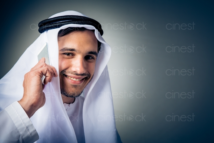 Mann in Arabischem Gewand 20140427-0401