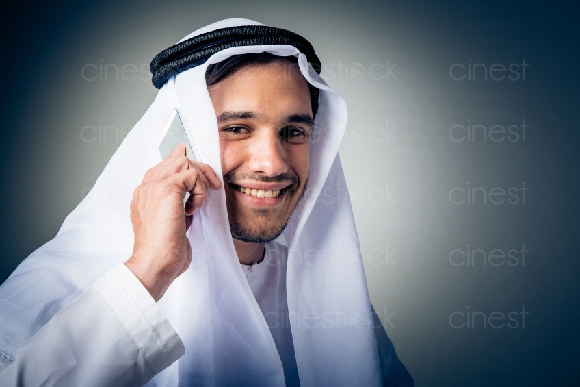 Mann in Arabischem Gewand 20140427-0404