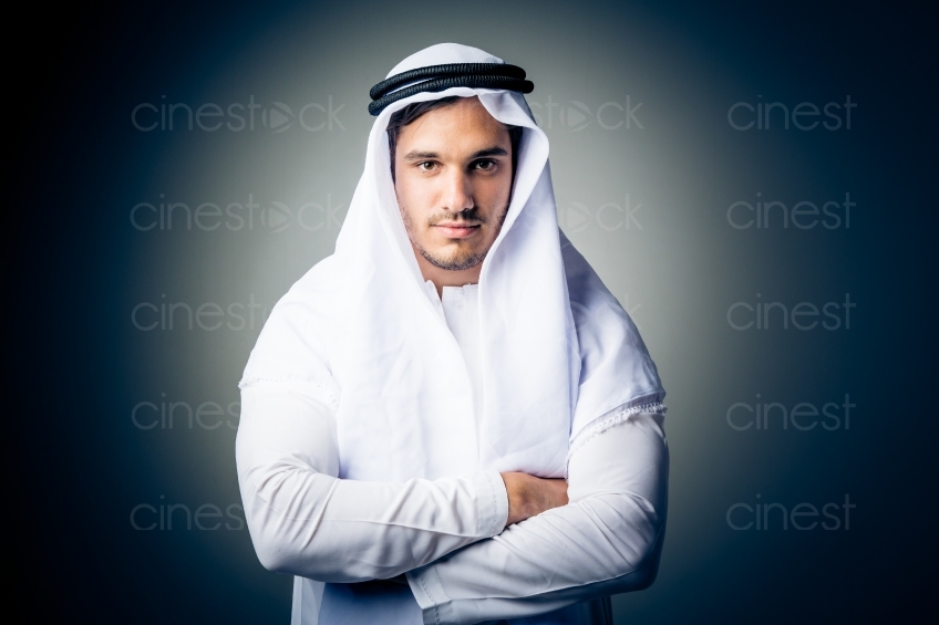 Mann in Arabischem Gewand 20140427-0409
