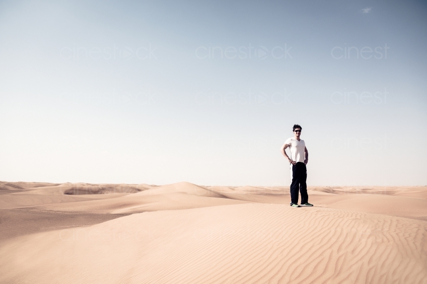 Mann in Wüste 20140313-1607