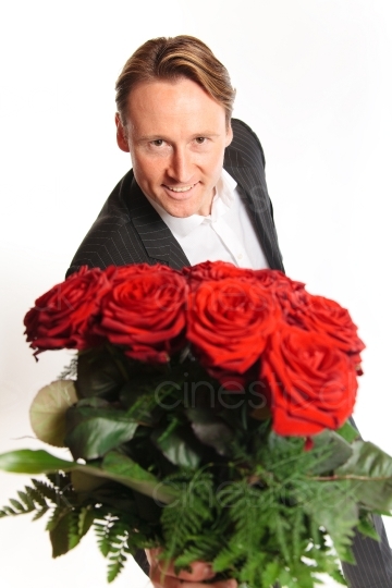 Mann mit roten Rosen 20091212_0213